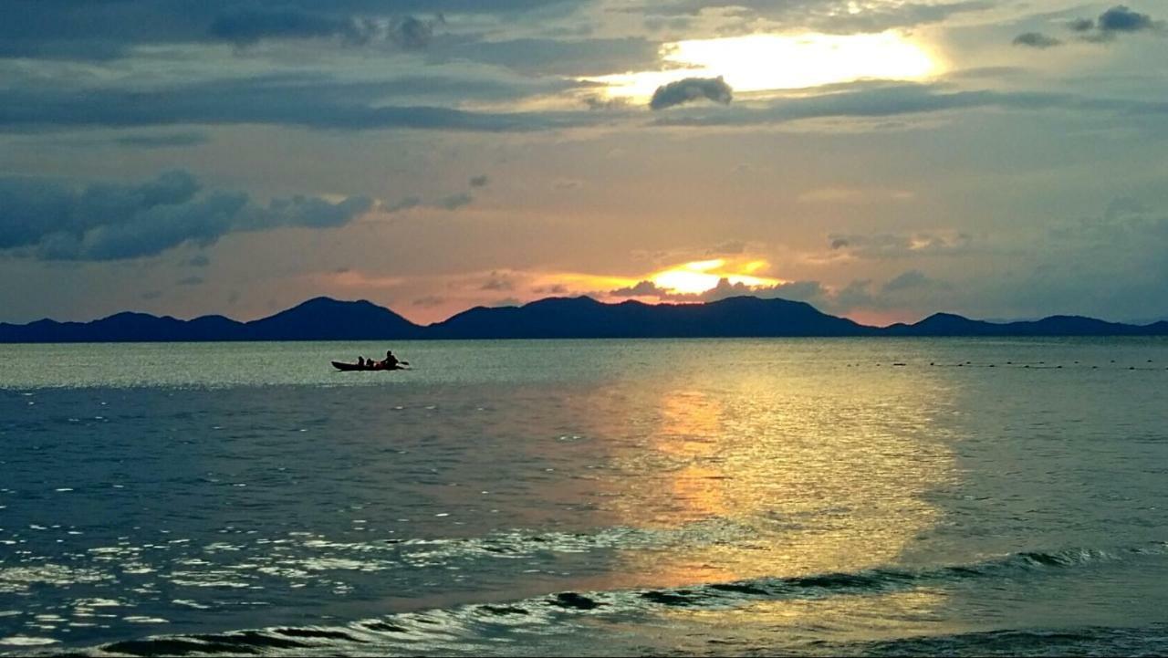 The Beach At Klong Muang Екстер'єр фото